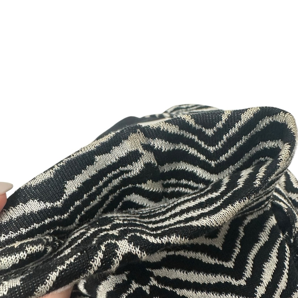 ARMANI COLLEZIONI / Black & White Zebra Strip Sweater Blazer / Size - Picture 16 of 16